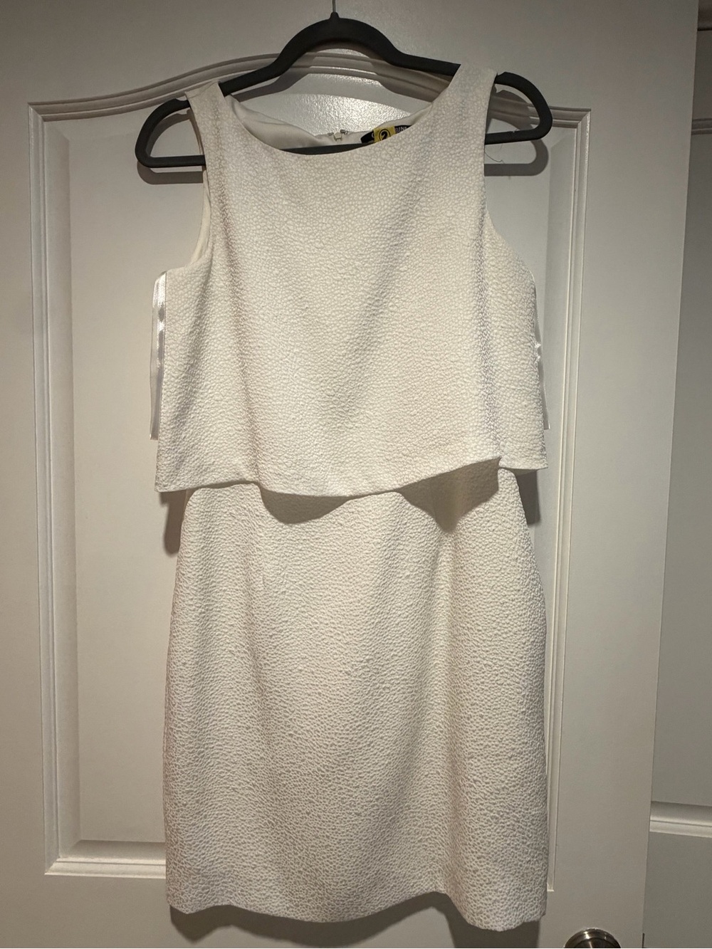 Gianni Bini Sleeveless White Textured Layered Dress
